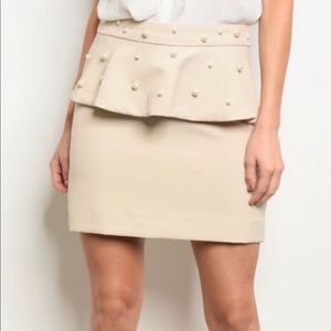 3/$15 CLEARANCE ✨Peplum Skirt With Pearl Accents